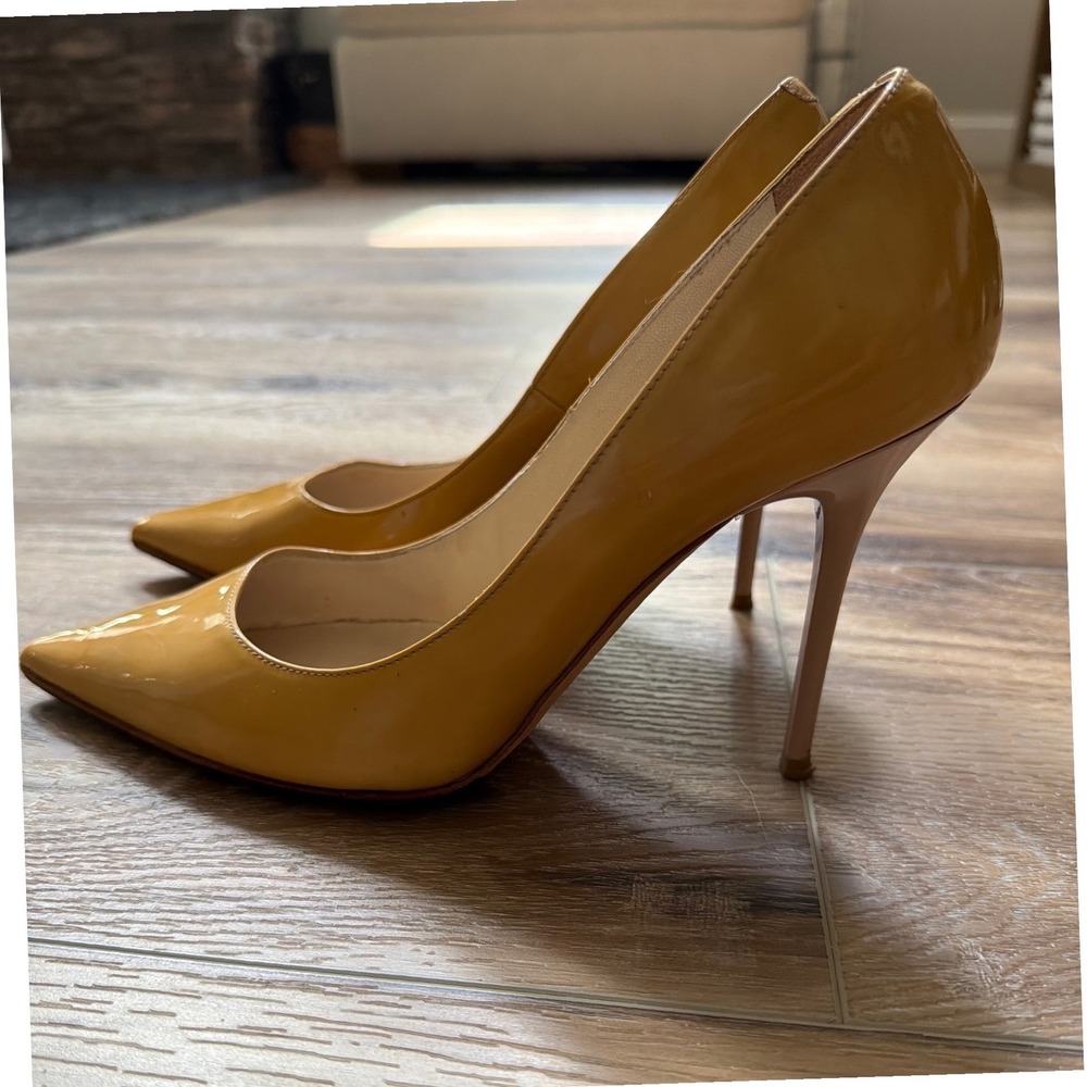 Jimmy Choo Abel Beige Yellow Patent Leather‎ Pointed Stiletto Pumps 38.5 Luxury⁠